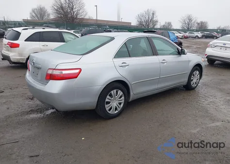 2007 Toyota Camry Ce z USA, uszkodzony, nr VIN 4T1BE46K47U079830